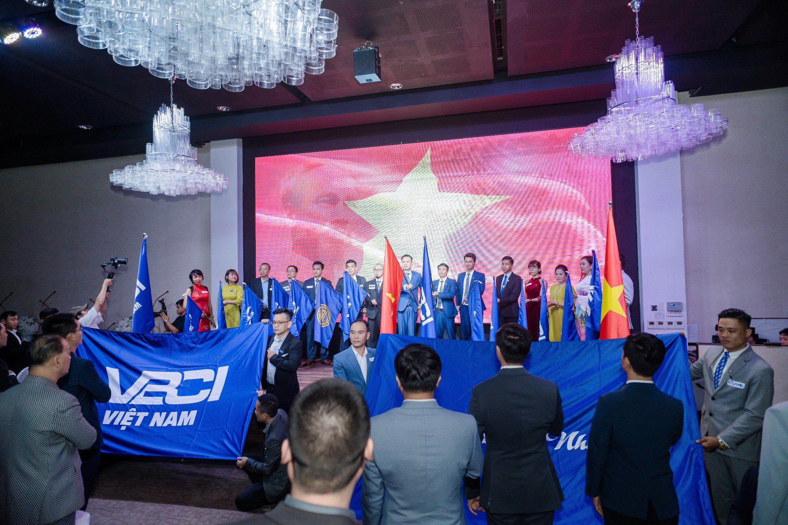 Chắp Cánh Công nghệ - Vươn Tầm Bay Xa